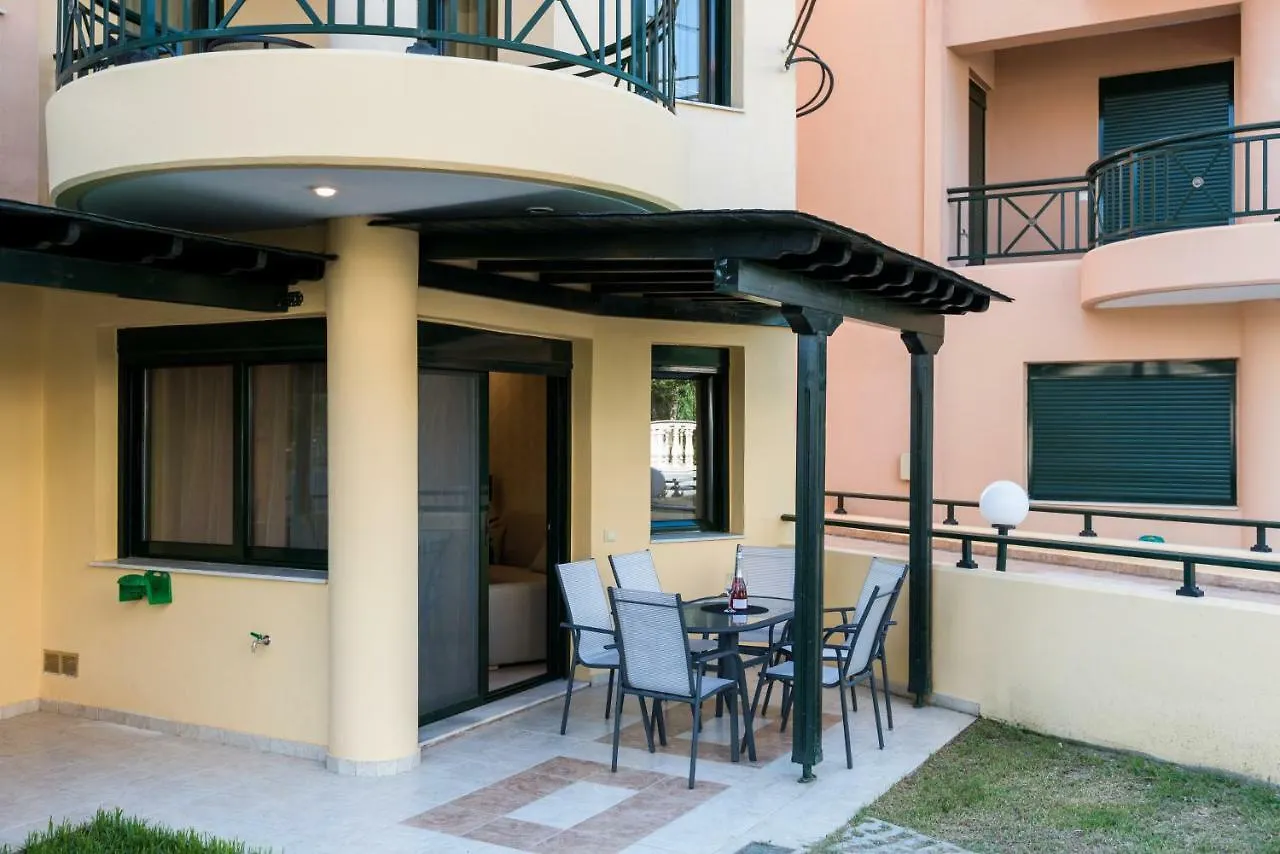 Toroni Blue Apartment 0*,